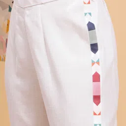 Pearls and Pastels Geometric Printed Linen Top With Trousers image 4