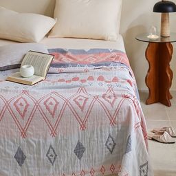 JC HOME White & Peach-Coloured Geometric AC Room 300 GSM Single Bed Quilt-picture-28
