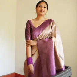 AMRUTKALA SAREES Zari Silk Blend Banarasi Saree image 3