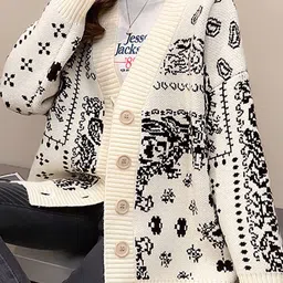 StyleCast Women Graphic Printed V-Neck Pullover image 2