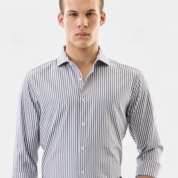 Snitch Men Slim Fit Vertical Striped Spread Collar Pure Cotton Casual Shirt-picture-19