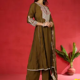 Varanga Women Floral Yoke Design Regular Thread Work Kurta with Trousers & With Dupatta image 4
