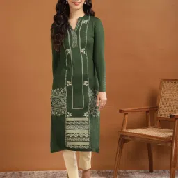 Rangita Green Printed Straight Winter Kurti image 1