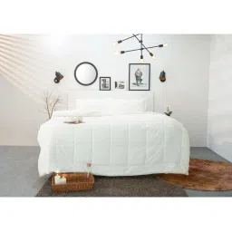 Spaces Silkysoy White Microfibre Double 90 TC Quilt image 1