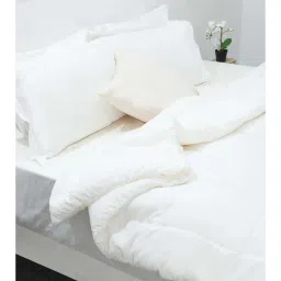 Spaces Silkysoy White Microfibre Double 90 TC Quilt image 4