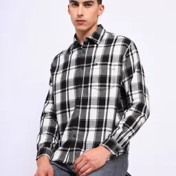 Lee Black Cotton Relaxed Fit Checks Shirt image 4