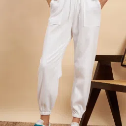 KASSUALLY White Regular Fit Mid Rise Joggers image 1