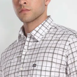 Arrow Sport White & Cherry Cotton Slim Fit Checks Shirt image 4