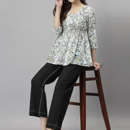 QOMN White & Green Cotton Floral Print Top image 4