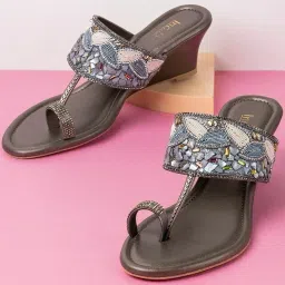 Inc.5 Women's Pewter Toe Ring Wedges image 1