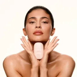 Kylie Cosmetics Skin Tint Liquid Foundation image 4