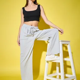 BUY NEW TREND Women Relaxed High-Rise Cargos Trousers image 3