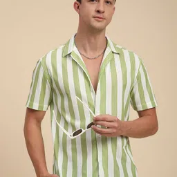 Voroxy Men Relaxed Regular Fit Cuban Collar Vertical Striped Casual Shirt-picture-38