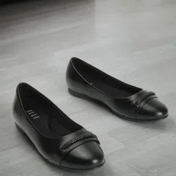 Elle Women's Black Flat Ballets image 1