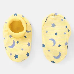 Babyhug 100% Cotton Mittens And Booties Star & Moon Print - Yellow image 5