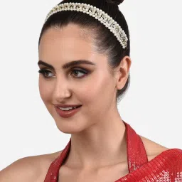 Zaveri Pearls Gold Tone Dazzling Kundan & Pearls Embellished Bridal Head Chain-ZPFK13823 image 4