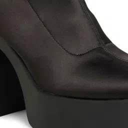 Aldo Women's Black Casual Booties image 4