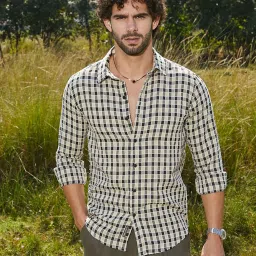 Campus Sutra Green Regular Fit Checks Shirt image 1