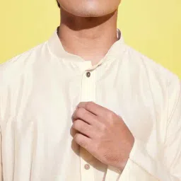 VASTRAMAY Boys Cream Solid Full Sleeves Kurta Sets image 4