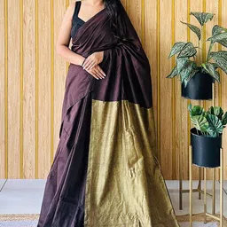 AWRIYA Pure Cotton Zari Pallu Saree with Blouse Piece-picture-15