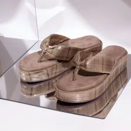 Inc.5 Women's Chikoo Thong Wedges image 1