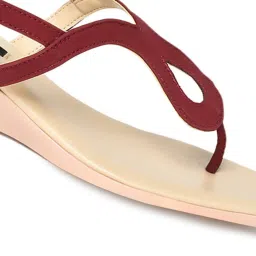 Aurelia Women's Maroon Back Strap Wedges image 4