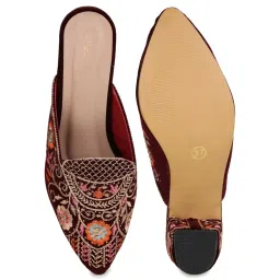 Shezone Women's Maroon Mule Shoes image 4
