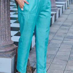 VIBE VISION Floral Printed V-Neck Straight Kurta with Trousers & Dupatta image 3