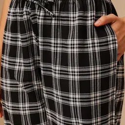 Clovia Women Checked Mid-Rise Lounge Pants image 5