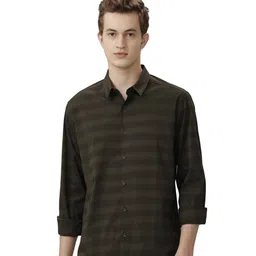 Voi Jeans Men Relaxed Fit Spread Collar Horizontal Striped Cotton Casual Shirt-image-52