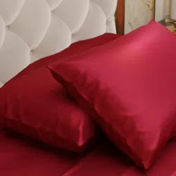 Stoa Paris Date Night Collection Red Polyester 300 TC Pillow Covers - Set of 2 image 1