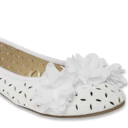 Pantaloons Junior White Flat Ballets image 4