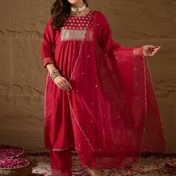 Vaamsi Red Embellished Kurta Pant Set With Dupatta image 1