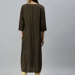 showoffff SHOWOFF Brown Cotton Embroidered Calf Length Straight Kurta image 2