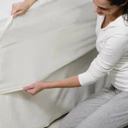 Spaces Printed Blue 144 TC Cotton Queen Fitted Sheet with 2 Pillow Covers image 4