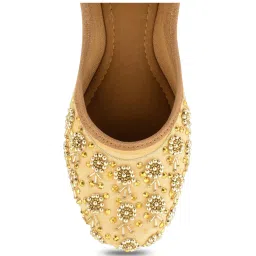 Desi Colour Women's Gold Ethnic Juttis image 5
