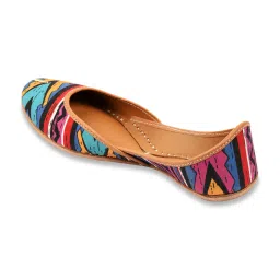 Desi Colour Women's Multicoloured Ethnic Juttis image 5