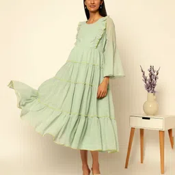 Zelena Full Bell Sleeve Solid Tiered Maternity Feeding  Gown With Pocket - Light Green-image-4