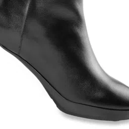 Geox Women's D Walk Pleasure 60 Black Leather Casual Booties image 4