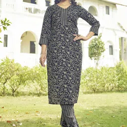 CHANSI Women Floral Printed V-Neck Straight Kurta with Trousers-image-58