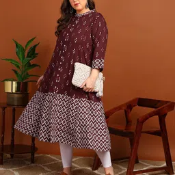 YASH GALLERY Geometric Printed Mandarin Collar A-Line Kurta image 2