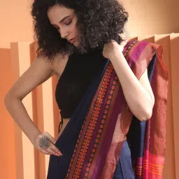 BEATITUDE Navy & Orange Cotton Embroidered Saree With Unstitched Blouse image 4