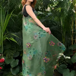 BEATITUDE Green Embroidered Saree With Unstitched Blouse image 4