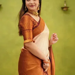 CANIZZARO Woven Design Zari Silk Blend Banarasi Saree image 2