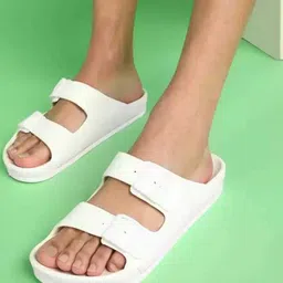 PENNEN Men Set Of 2 Lightweight Flips Flops image 2