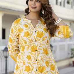Pistaa Floral Printed Mandarin Collar Pure Cotton A-Line Kurta With Trousers image 4