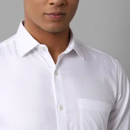 Allen Solly White Cotton Slim Fit Checks Shirt image 4