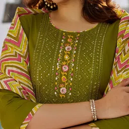 Altecia Women Ethnic Motifs Embroidered Regular Sequinned Pure Cotton Kurta with Trousers & With Dupatta image 2