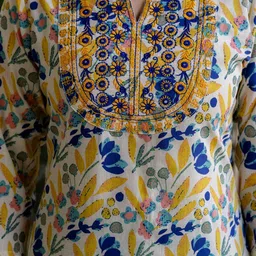 Pjyot by surhi Floral Embroidered Notch Neck Thread Work Pure Cotton Straight Kurta image 4