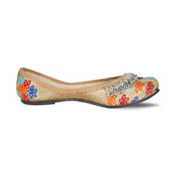 SZN Women Mojaris Flats image 4